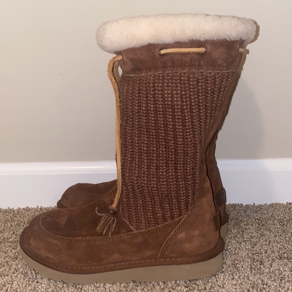 Brown sweater Ugg’s - Picture 2 of 4